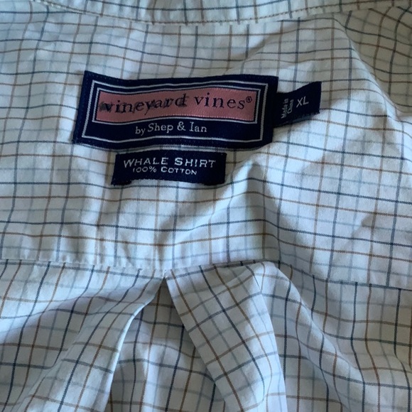 LS Men’s Vineyard Vines Shirt. XL - Picture 3 of 3